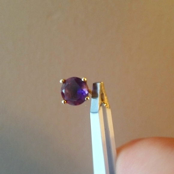 Single AMYTHYST in a 14k Yellow Gold Setting.  Could be repurposed in many ways! - Picture 1 of 3